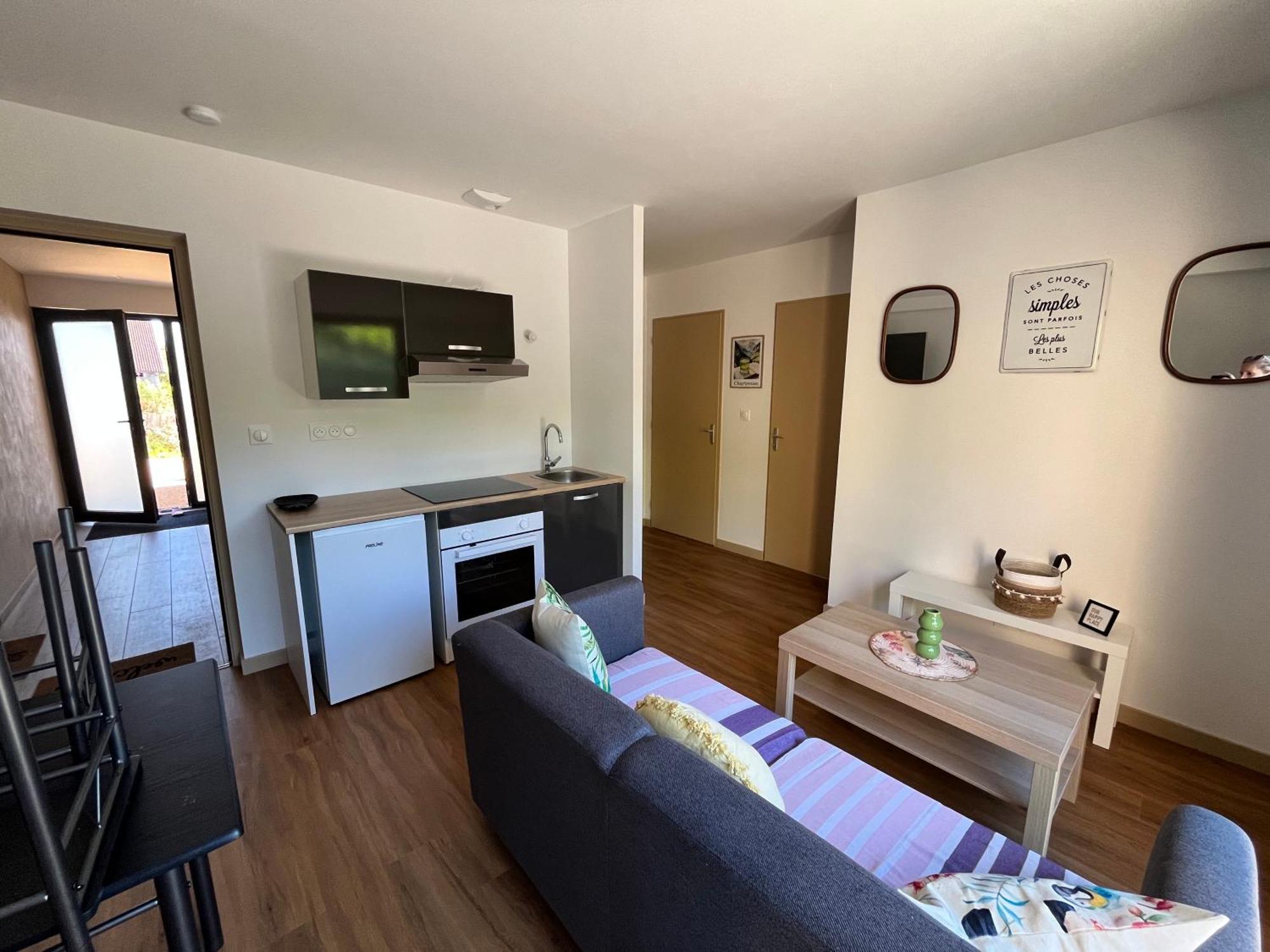 L'Escapade Dauphinoise, Gite 2 Chambres Avec Terrasse Et Clim Beaucroissant Esterno foto
